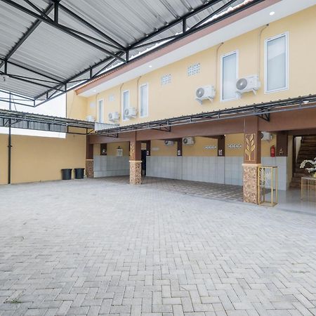 Готель Reddoorz Syariah Near Rsud Dr Iskak Tulungagung Kedungwaru Екстер'єр фото