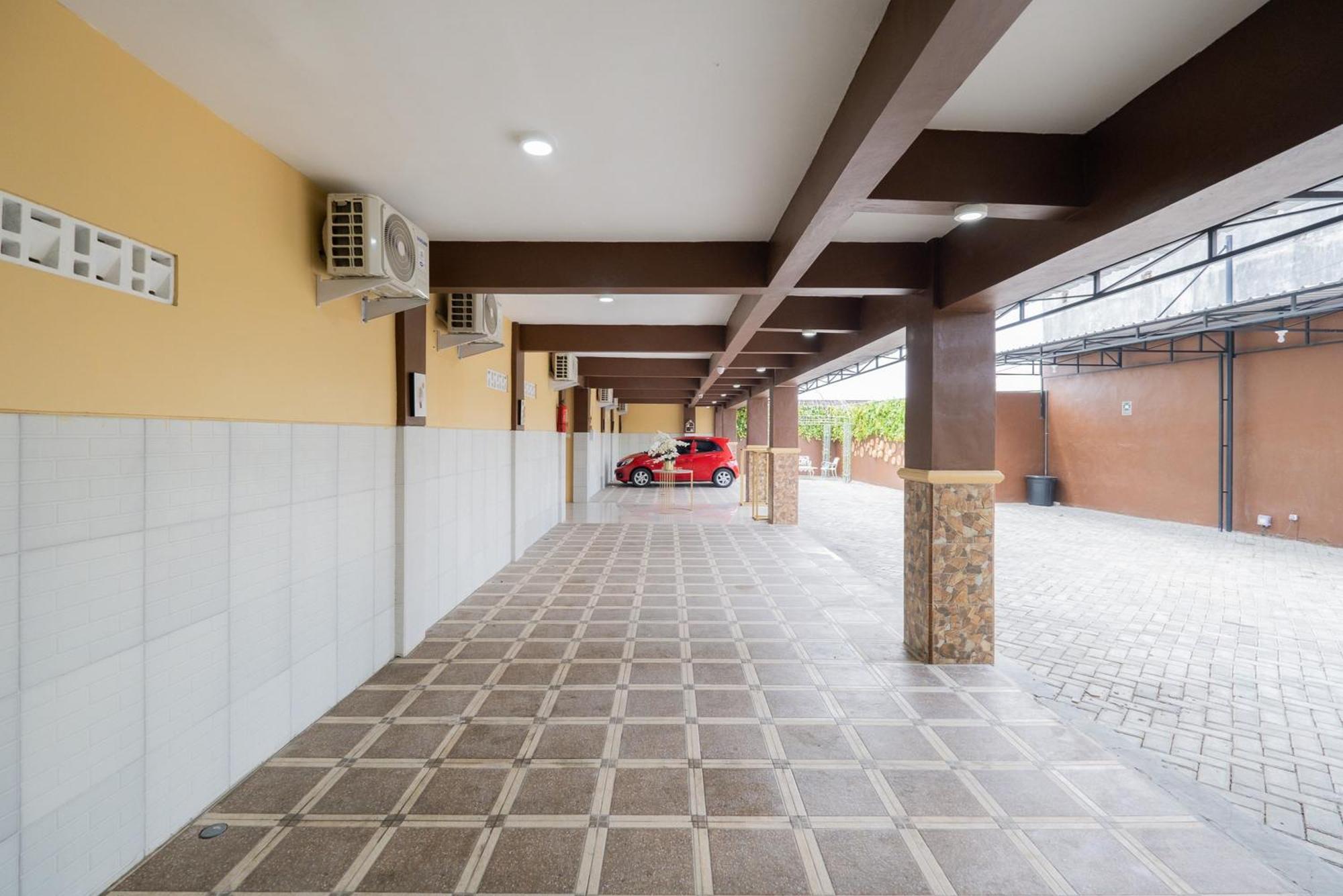 Готель Reddoorz Syariah Near Rsud Dr Iskak Tulungagung Kedungwaru Екстер'єр фото